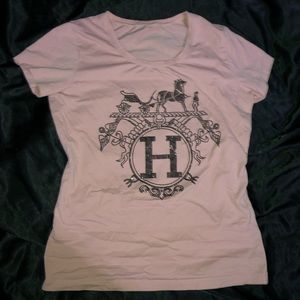 Comfy fits nice ropes tag off tho it annoyed me